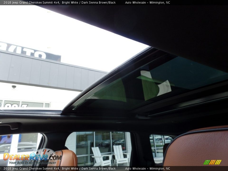 2018 Jeep Grand Cherokee Summit 4x4 Bright White / Dark Sienna Brown/Black Photo #11