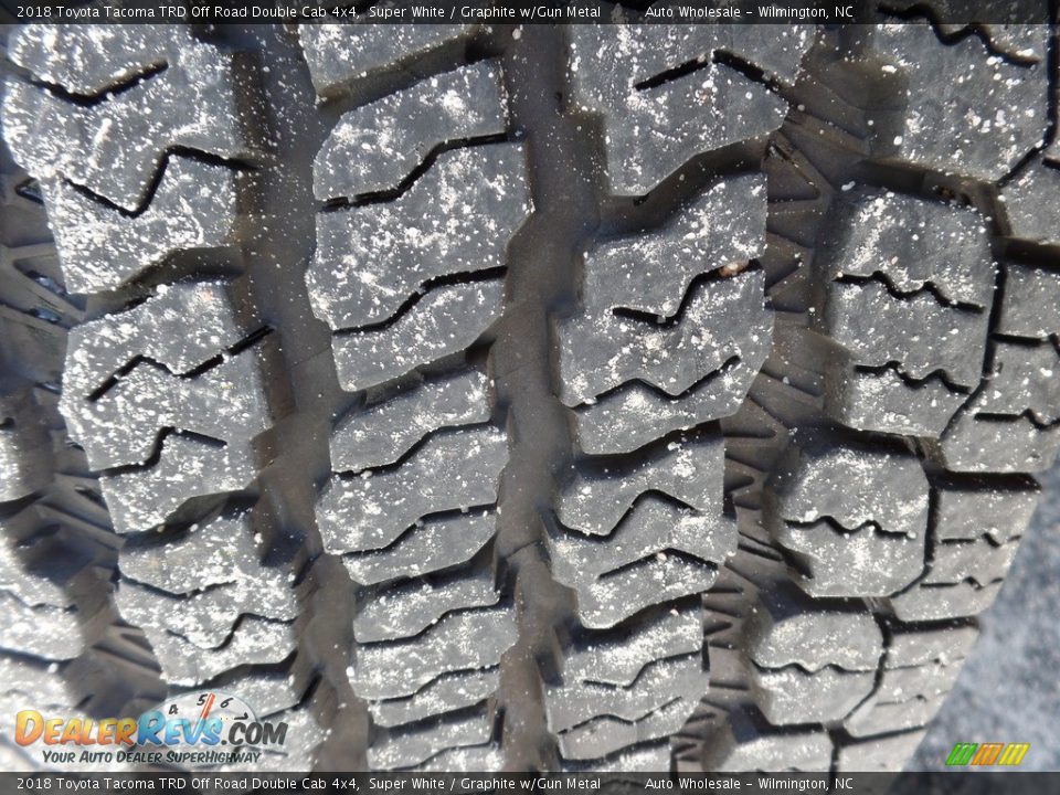 2018 Toyota Tacoma TRD Off Road Double Cab 4x4 Super White / Graphite w/Gun Metal Photo #9