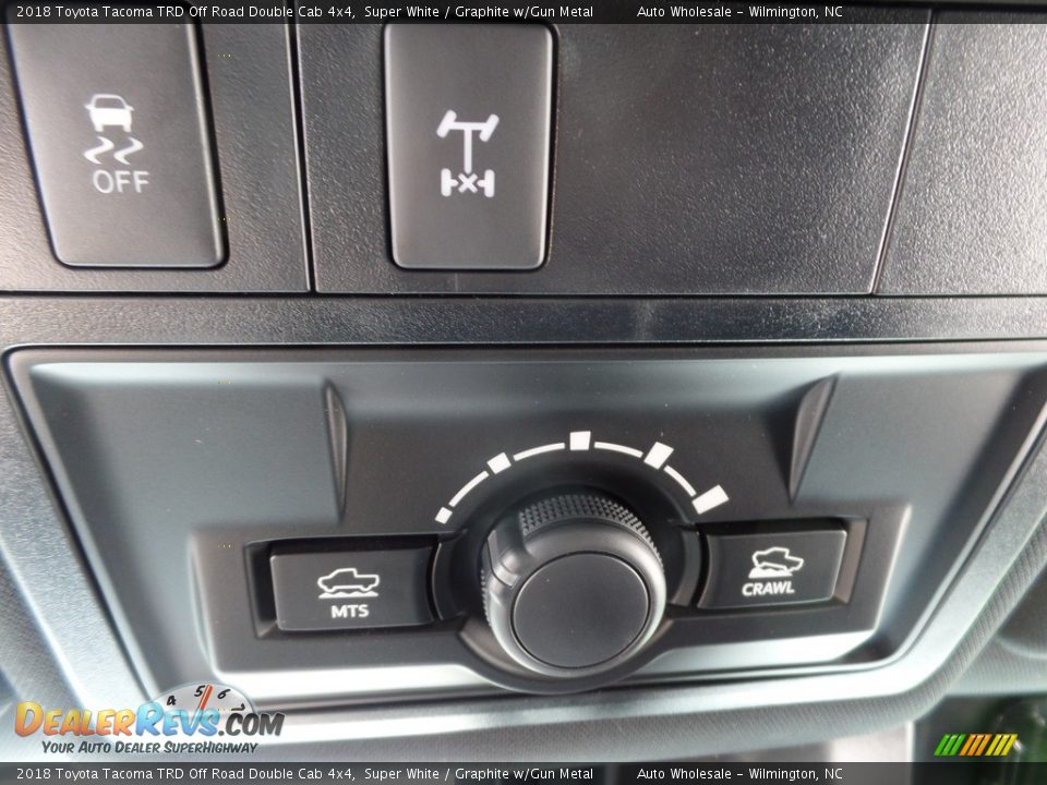 2018 Toyota Tacoma TRD Off Road Double Cab 4x4 Super White / Graphite w/Gun Metal Photo #20