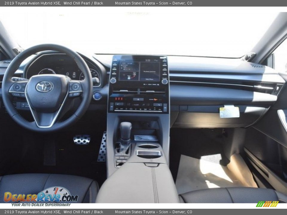 Dashboard of 2019 Toyota Avalon Hybrid XSE Photo #8