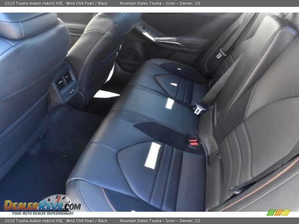 Rear Seat of 2019 Toyota Avalon Hybrid XSE Photo #15
