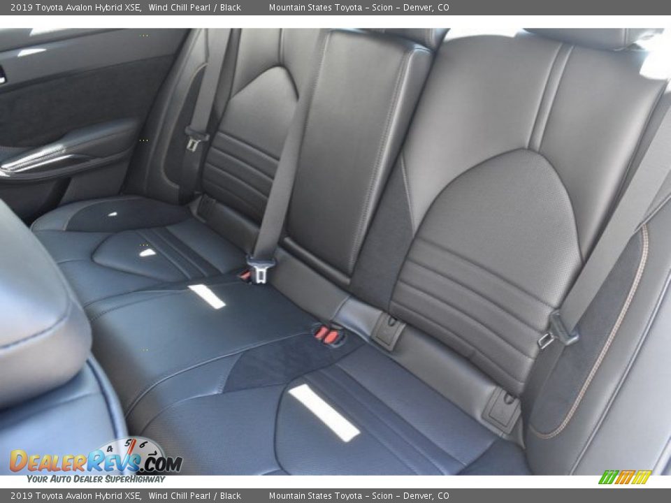 Rear Seat of 2019 Toyota Avalon Hybrid XSE Photo #16