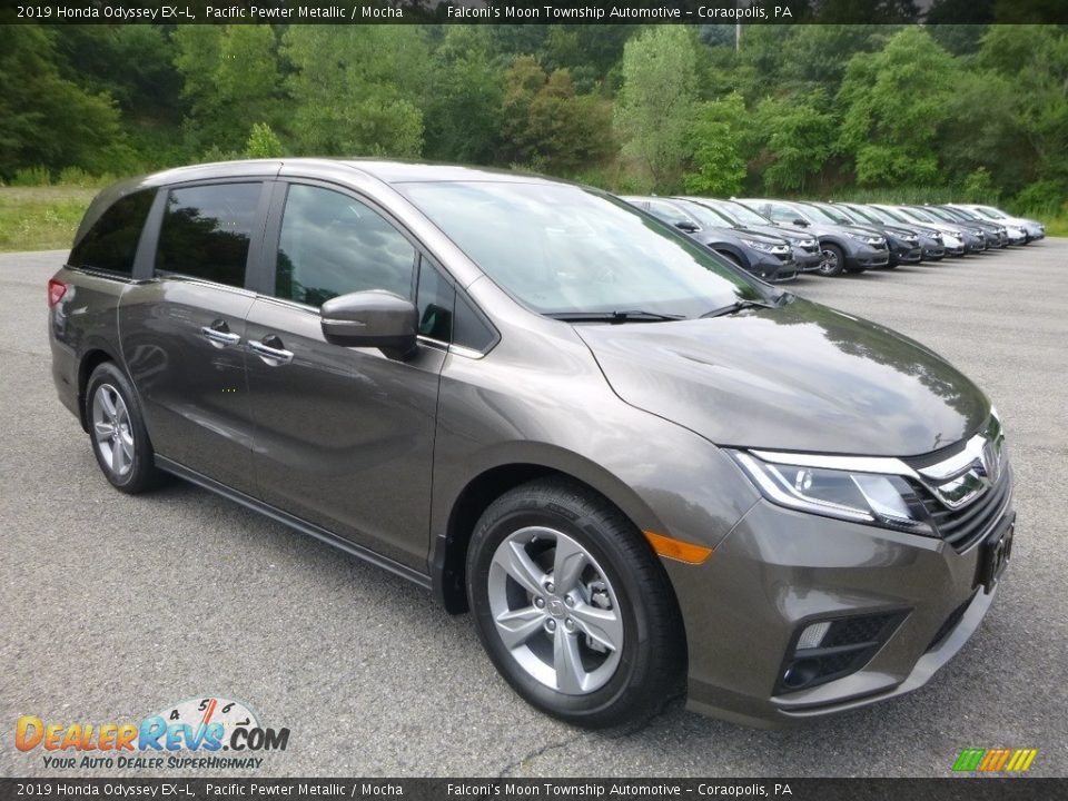 Front 3/4 View of 2019 Honda Odyssey EX-L Photo #5