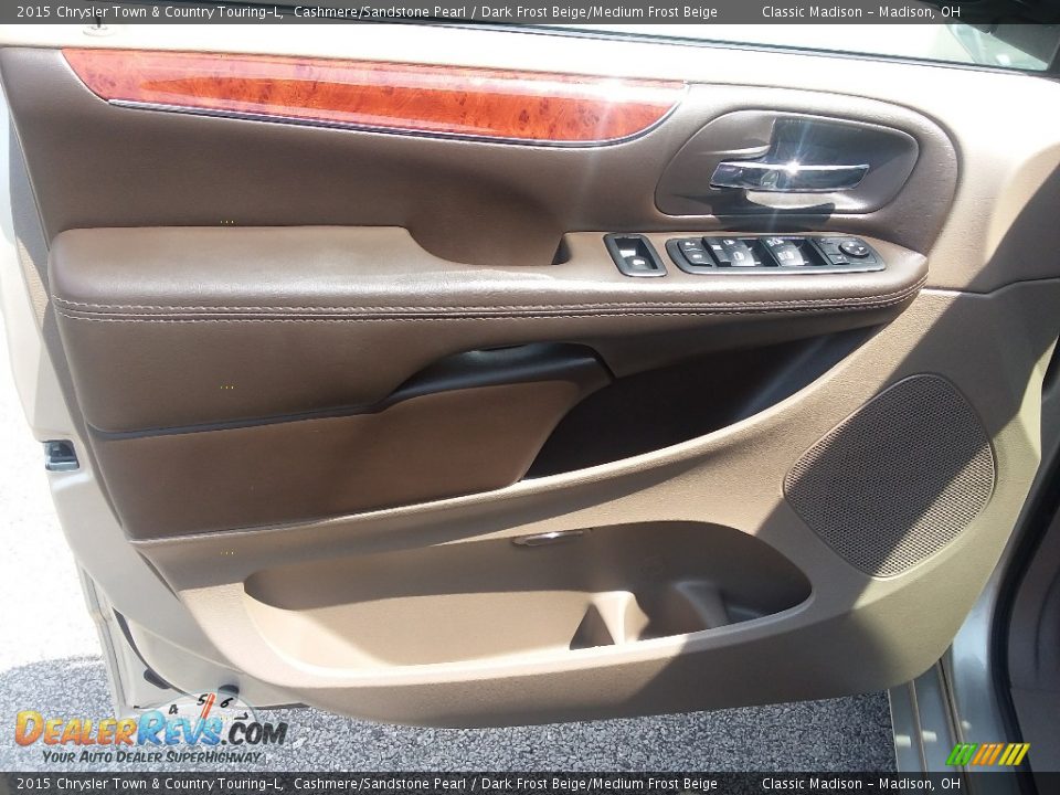 2015 Chrysler Town & Country Touring-L Cashmere/Sandstone Pearl / Dark Frost Beige/Medium Frost Beige Photo #5