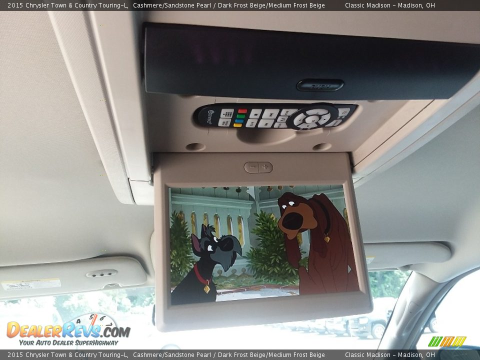 2015 Chrysler Town & Country Touring-L Cashmere/Sandstone Pearl / Dark Frost Beige/Medium Frost Beige Photo #8