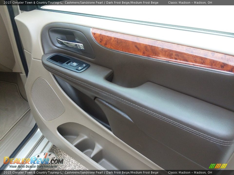 2015 Chrysler Town & Country Touring-L Cashmere/Sandstone Pearl / Dark Frost Beige/Medium Frost Beige Photo #13