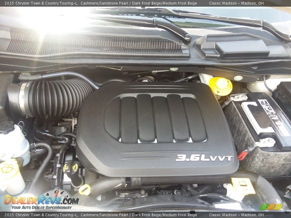 2015 Chrysler Town & Country Touring-L Cashmere/Sandstone Pearl / Dark Frost Beige/Medium Frost Beige Photo #16