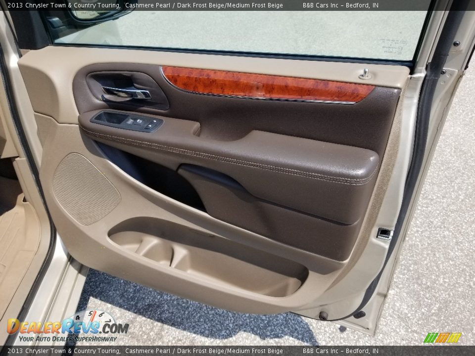 2013 Chrysler Town & Country Touring Cashmere Pearl / Dark Frost Beige/Medium Frost Beige Photo #16