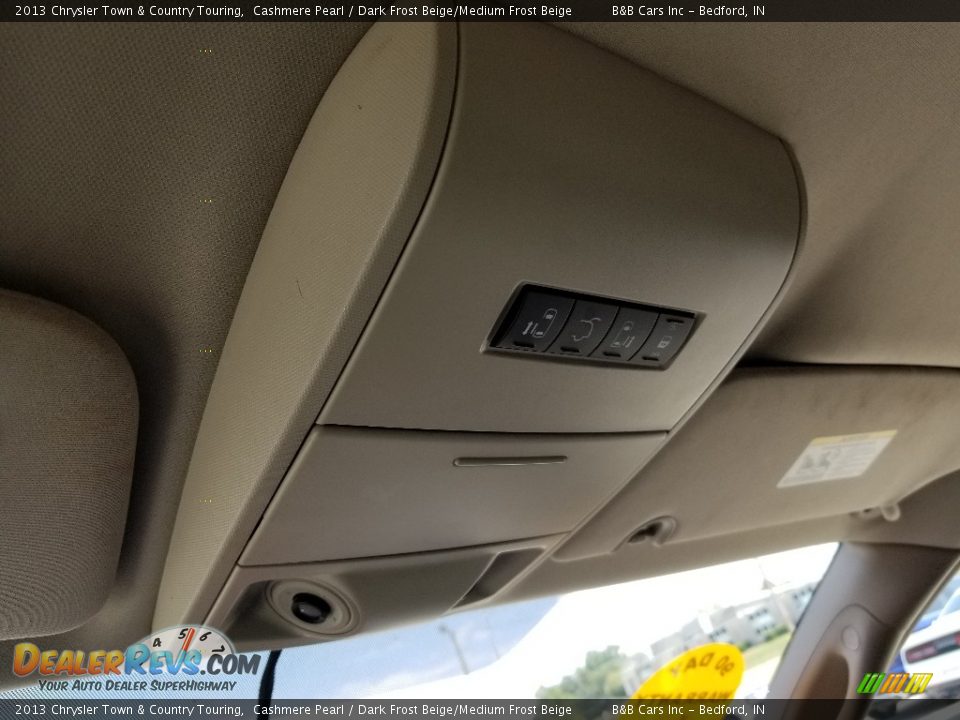2013 Chrysler Town & Country Touring Cashmere Pearl / Dark Frost Beige/Medium Frost Beige Photo #28