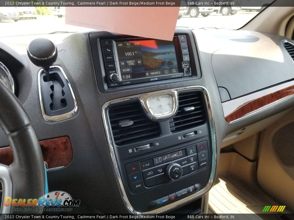 2013 Chrysler Town & Country Touring Cashmere Pearl / Dark Frost Beige/Medium Frost Beige Photo #29