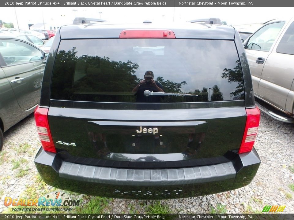 2010 Jeep Patriot Latitude 4x4 Brilliant Black Crystal Pearl / Dark Slate Gray/Pebble Beige Photo #3