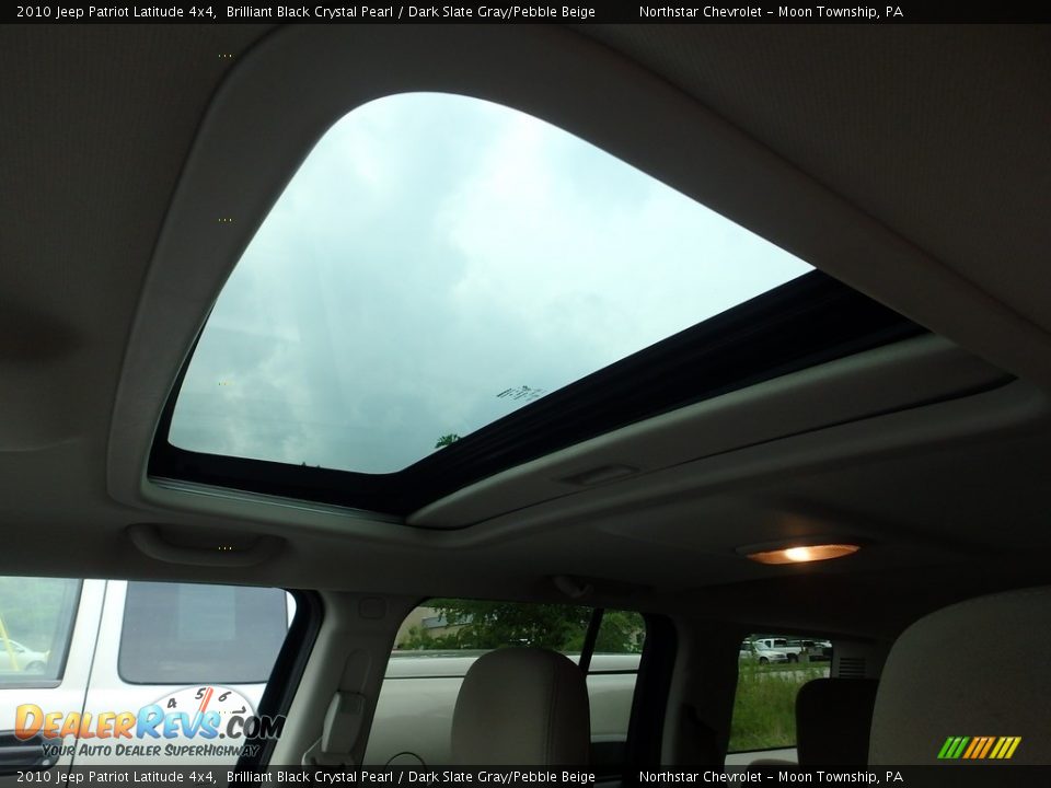 2010 Jeep Patriot Latitude 4x4 Brilliant Black Crystal Pearl / Dark Slate Gray/Pebble Beige Photo #11