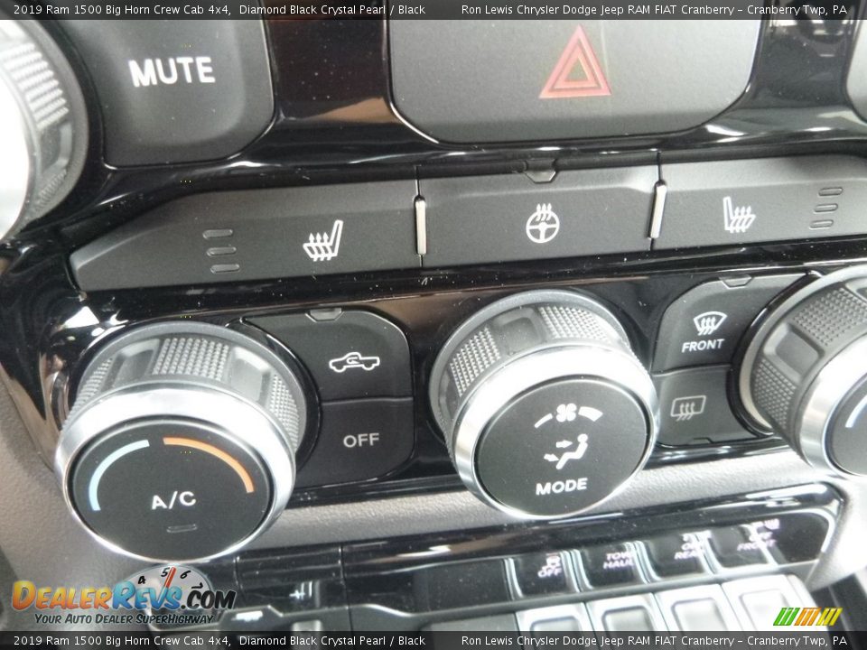 2019 Ram 1500 Big Horn Crew Cab 4x4 Diamond Black Crystal Pearl / Black Photo #20