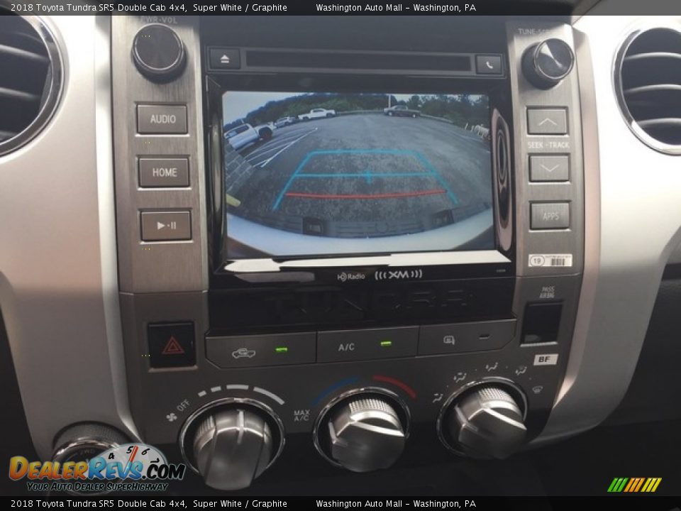 2018 Toyota Tundra SR5 Double Cab 4x4 Super White / Graphite Photo #17