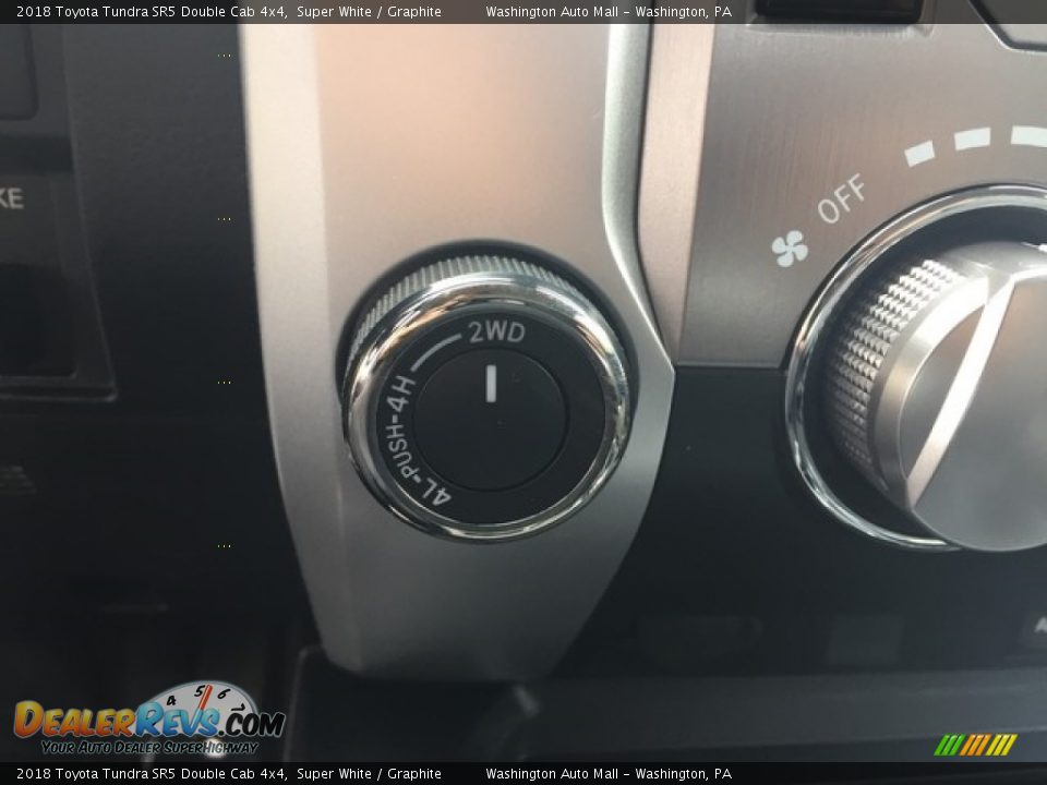 2018 Toyota Tundra SR5 Double Cab 4x4 Super White / Graphite Photo #19