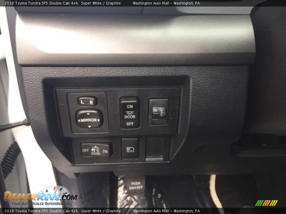 2018 Toyota Tundra SR5 Double Cab 4x4 Super White / Graphite Photo #22