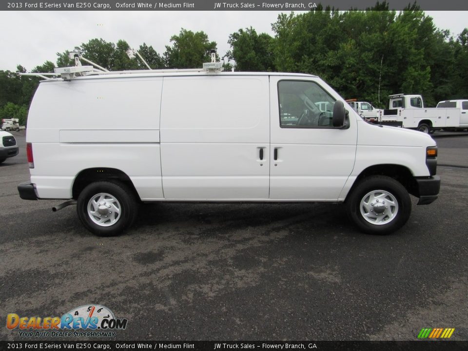2013 Ford E Series Van E250 Cargo Oxford White / Medium Flint Photo #2