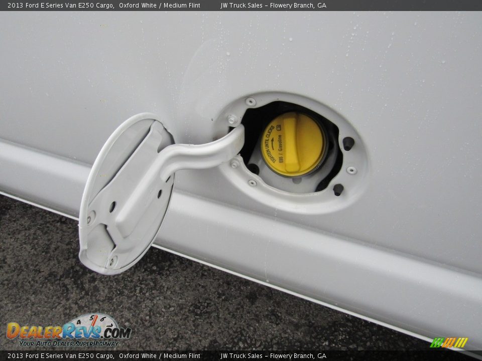 2013 Ford E Series Van E250 Cargo Oxford White / Medium Flint Photo #8