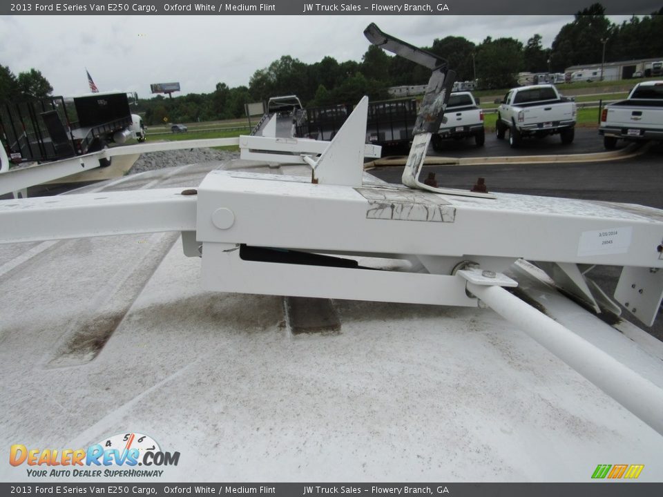 2013 Ford E Series Van E250 Cargo Oxford White / Medium Flint Photo #10