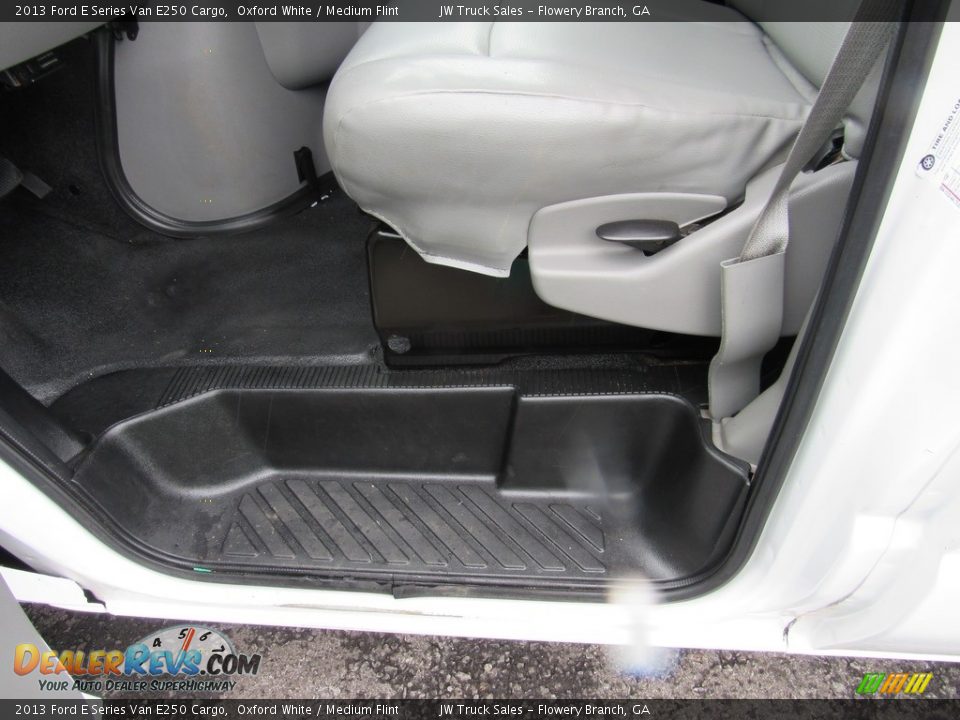 2013 Ford E Series Van E250 Cargo Oxford White / Medium Flint Photo #19