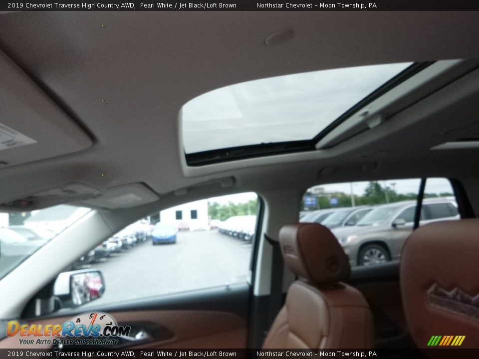 2019 Chevrolet Traverse High Country AWD Pearl White / Jet Black/Loft Brown Photo #17