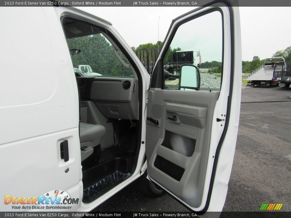 2013 Ford E Series Van E250 Cargo Oxford White / Medium Flint Photo #29