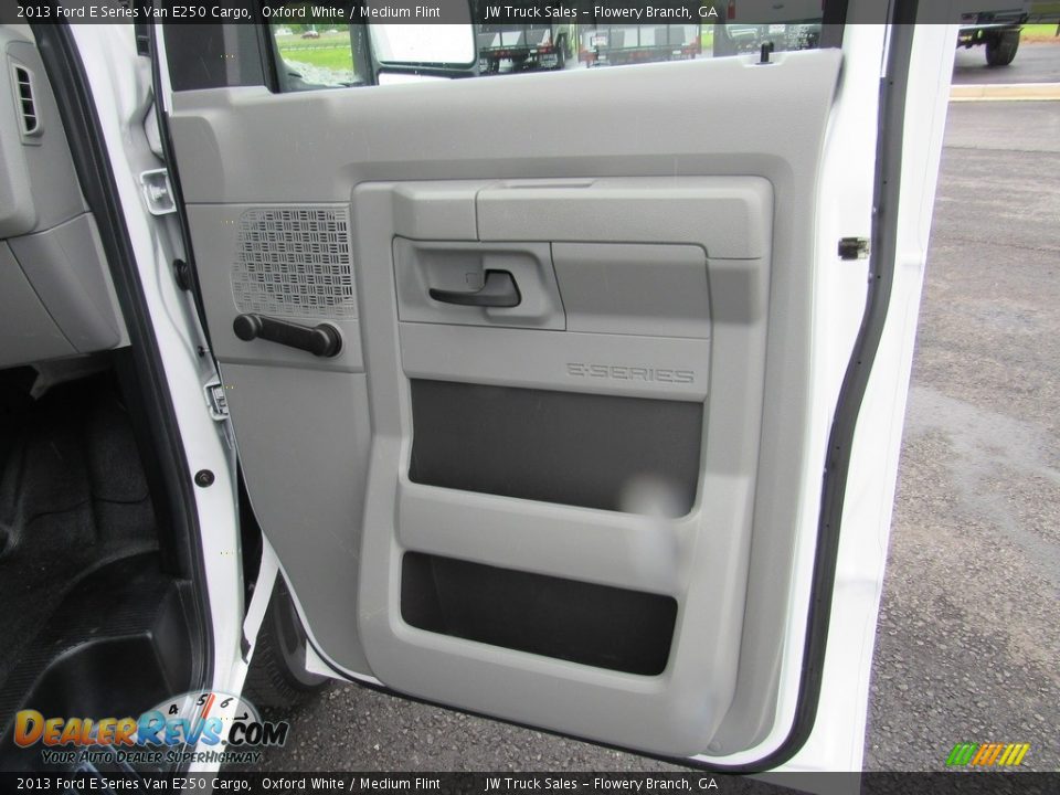 2013 Ford E Series Van E250 Cargo Oxford White / Medium Flint Photo #30