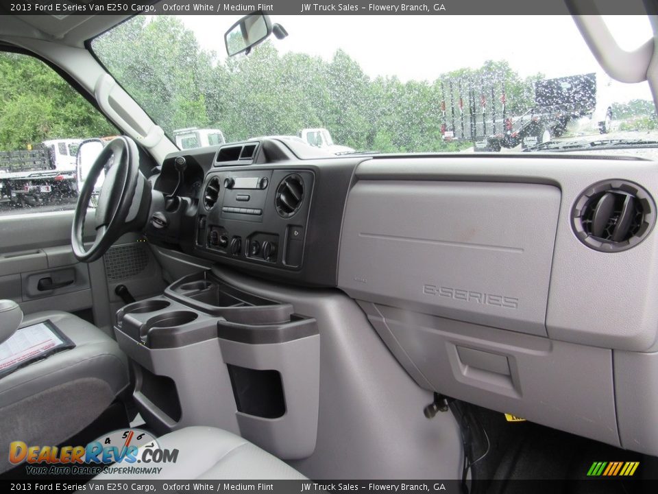 2013 Ford E Series Van E250 Cargo Oxford White / Medium Flint Photo #31