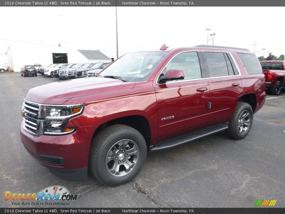 Front 3/4 View of 2019 Chevrolet Tahoe LS 4WD Photo #1