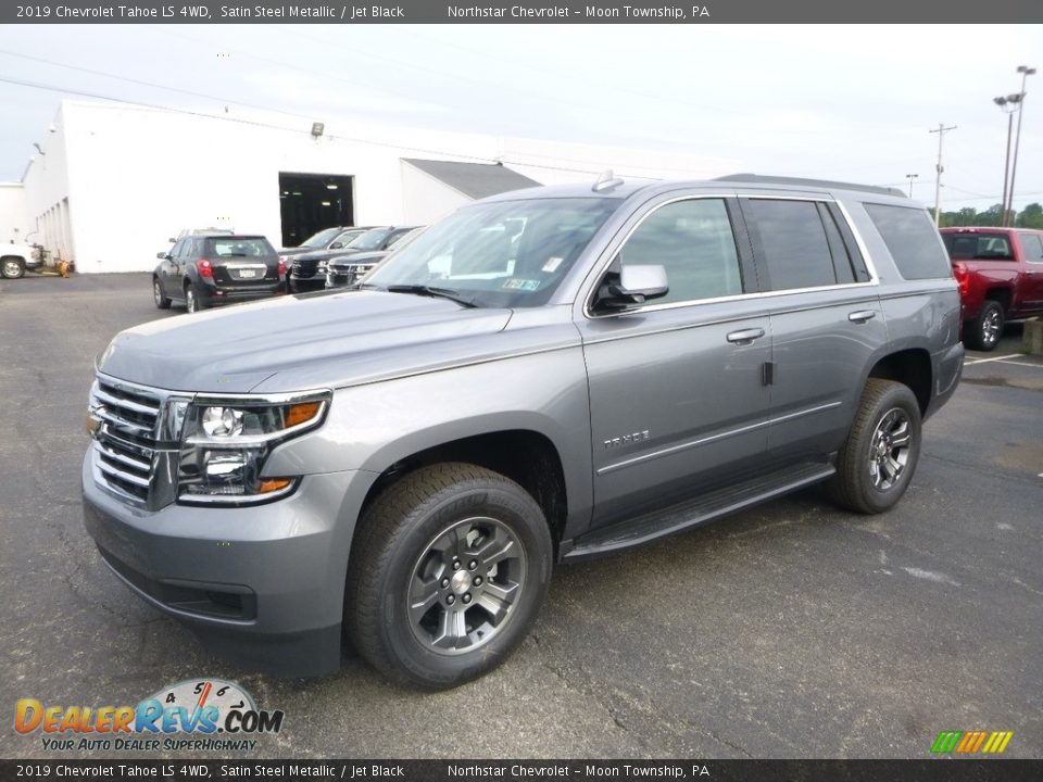 Front 3/4 View of 2019 Chevrolet Tahoe LS 4WD Photo #1