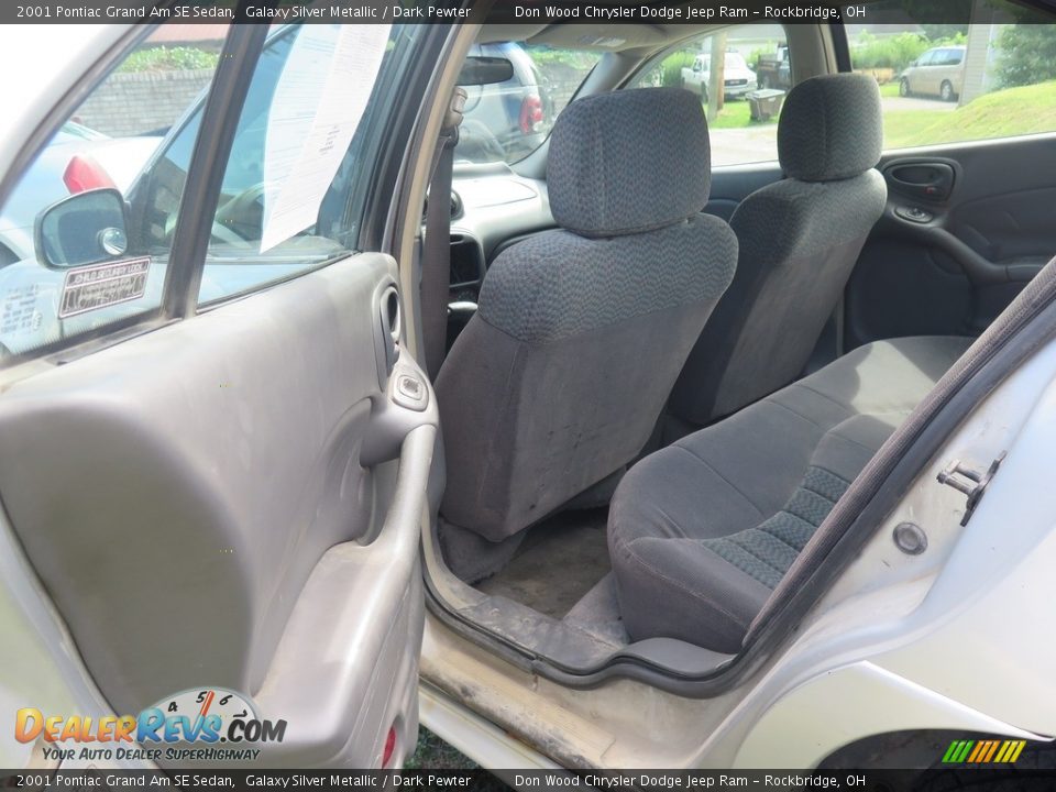 2001 Pontiac Grand Am SE Sedan Galaxy Silver Metallic / Dark Pewter Photo #26