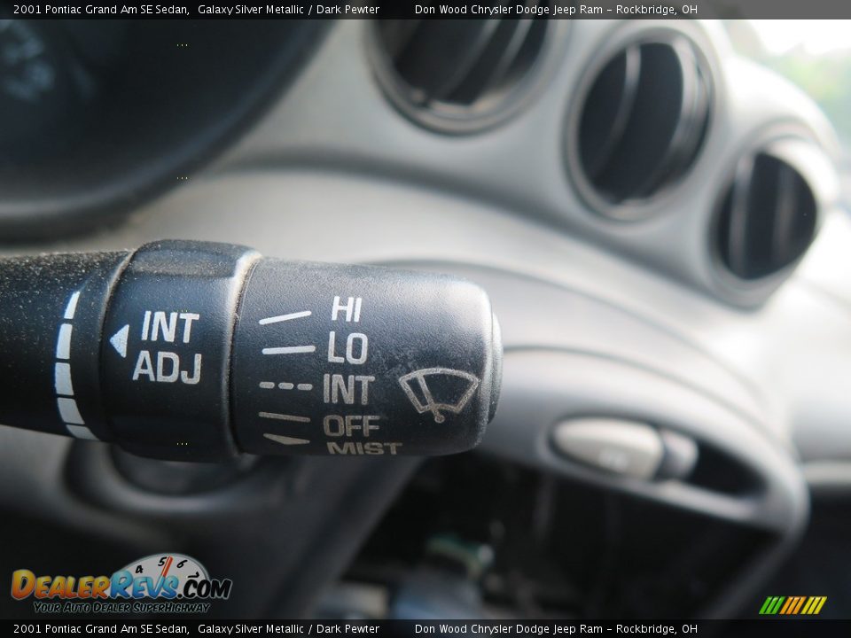 2001 Pontiac Grand Am SE Sedan Galaxy Silver Metallic / Dark Pewter Photo #31