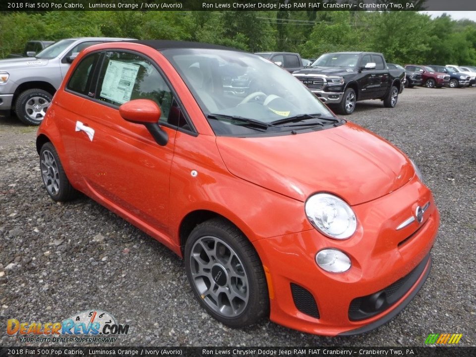 Front 3/4 View of 2018 Fiat 500 Pop Cabrio Photo #7