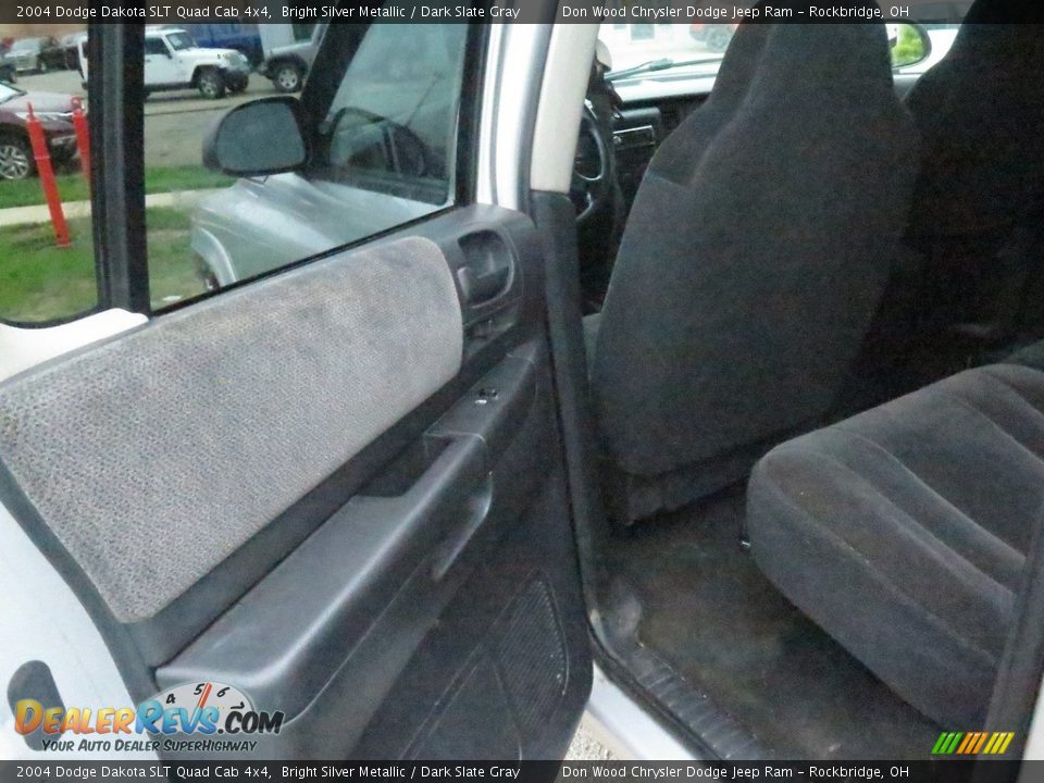 2004 Dodge Dakota SLT Quad Cab 4x4 Bright Silver Metallic / Dark Slate Gray Photo #25