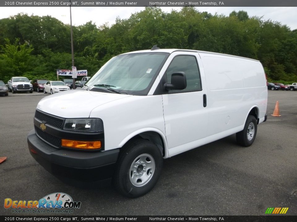 Front 3/4 View of 2018 Chevrolet Express 2500 Cargo WT Photo #1