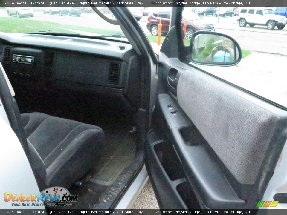 2004 Dodge Dakota SLT Quad Cab 4x4 Bright Silver Metallic / Dark Slate Gray Photo #26