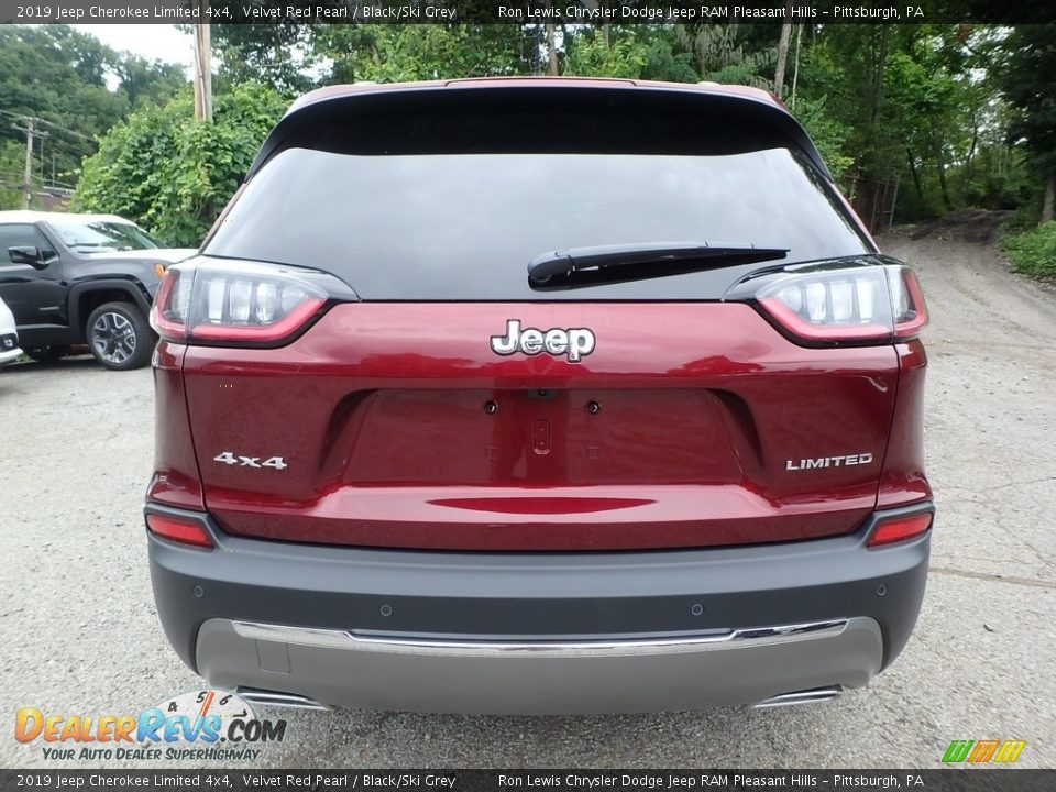 2019 Jeep Cherokee Limited 4x4 Velvet Red Pearl / Black/Ski Grey Photo #4