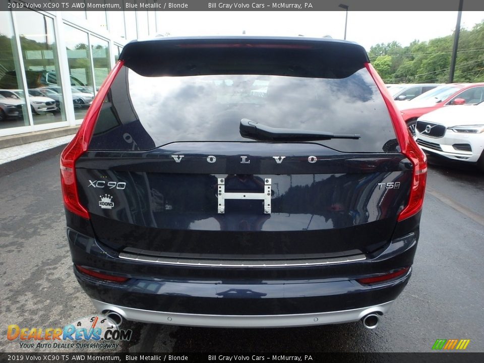 2019 Volvo XC90 T5 AWD Momentum Blue Metallic / Blonde Photo #2