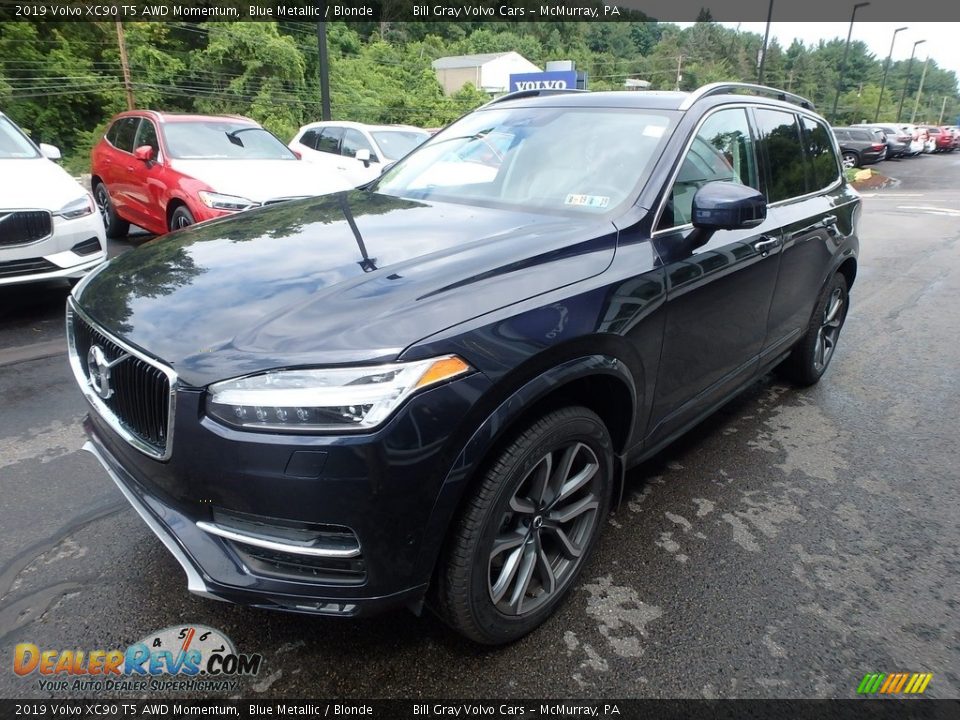 2019 Volvo XC90 T5 AWD Momentum Blue Metallic / Blonde Photo #4