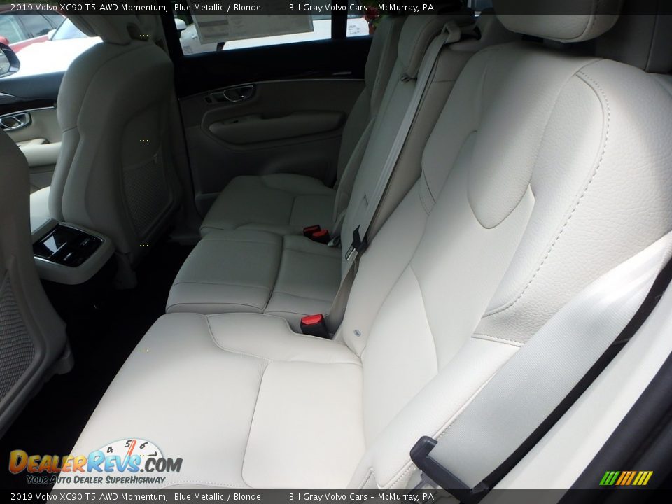 2019 Volvo XC90 T5 AWD Momentum Blue Metallic / Blonde Photo #7