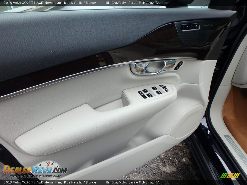 2019 Volvo XC90 T5 AWD Momentum Blue Metallic / Blonde Photo #9