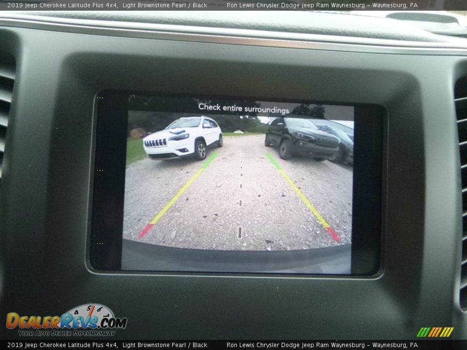 2019 Jeep Cherokee Latitude Plus 4x4 Light Brownstone Pearl / Black Photo #17