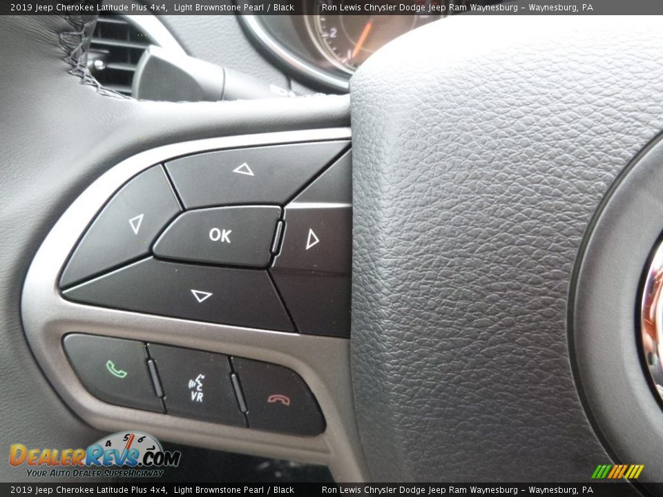 2019 Jeep Cherokee Latitude Plus 4x4 Light Brownstone Pearl / Black Photo #19
