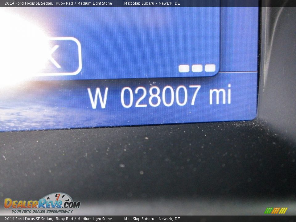 2014 Ford Focus SE Sedan Ruby Red / Medium Light Stone Photo #29