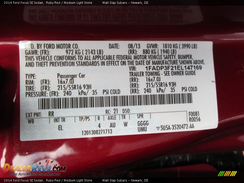 2014 Ford Focus SE Sedan Ruby Red / Medium Light Stone Photo #30