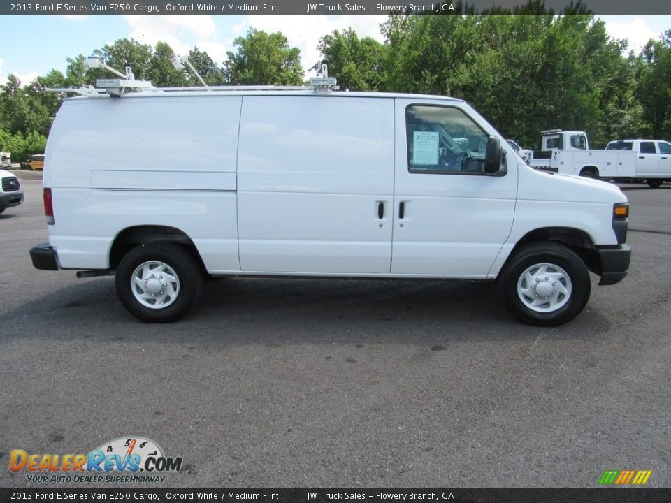 2013 Ford E Series Van E250 Cargo Oxford White / Medium Flint Photo #2