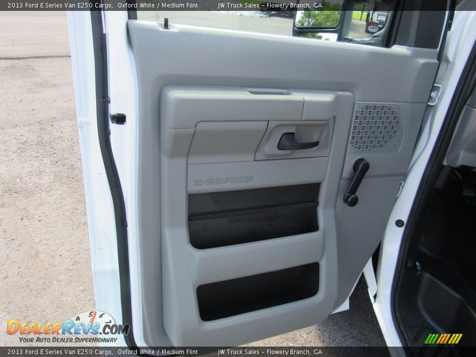 2013 Ford E Series Van E250 Cargo Oxford White / Medium Flint Photo #30