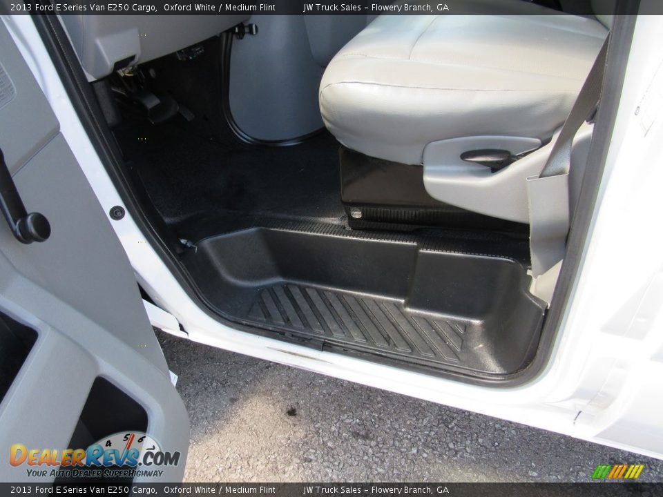 2013 Ford E Series Van E250 Cargo Oxford White / Medium Flint Photo #32
