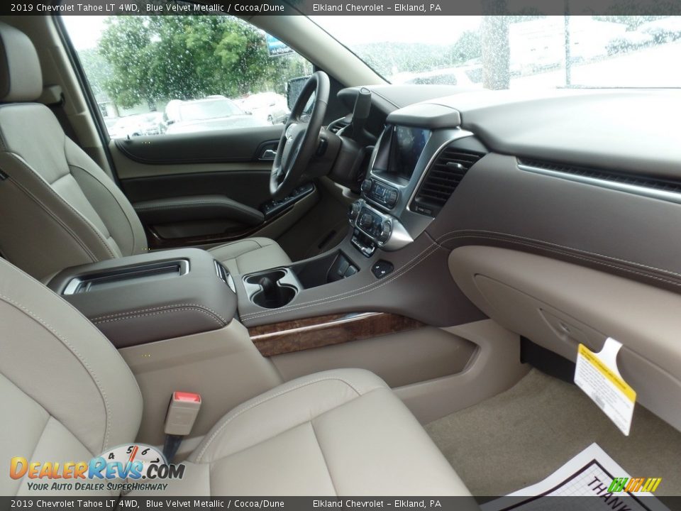 Front Seat of 2019 Chevrolet Tahoe LT 4WD Photo #13
