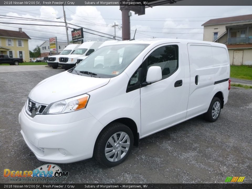 Front 3/4 View of 2018 Nissan NV200 SV Photo #11